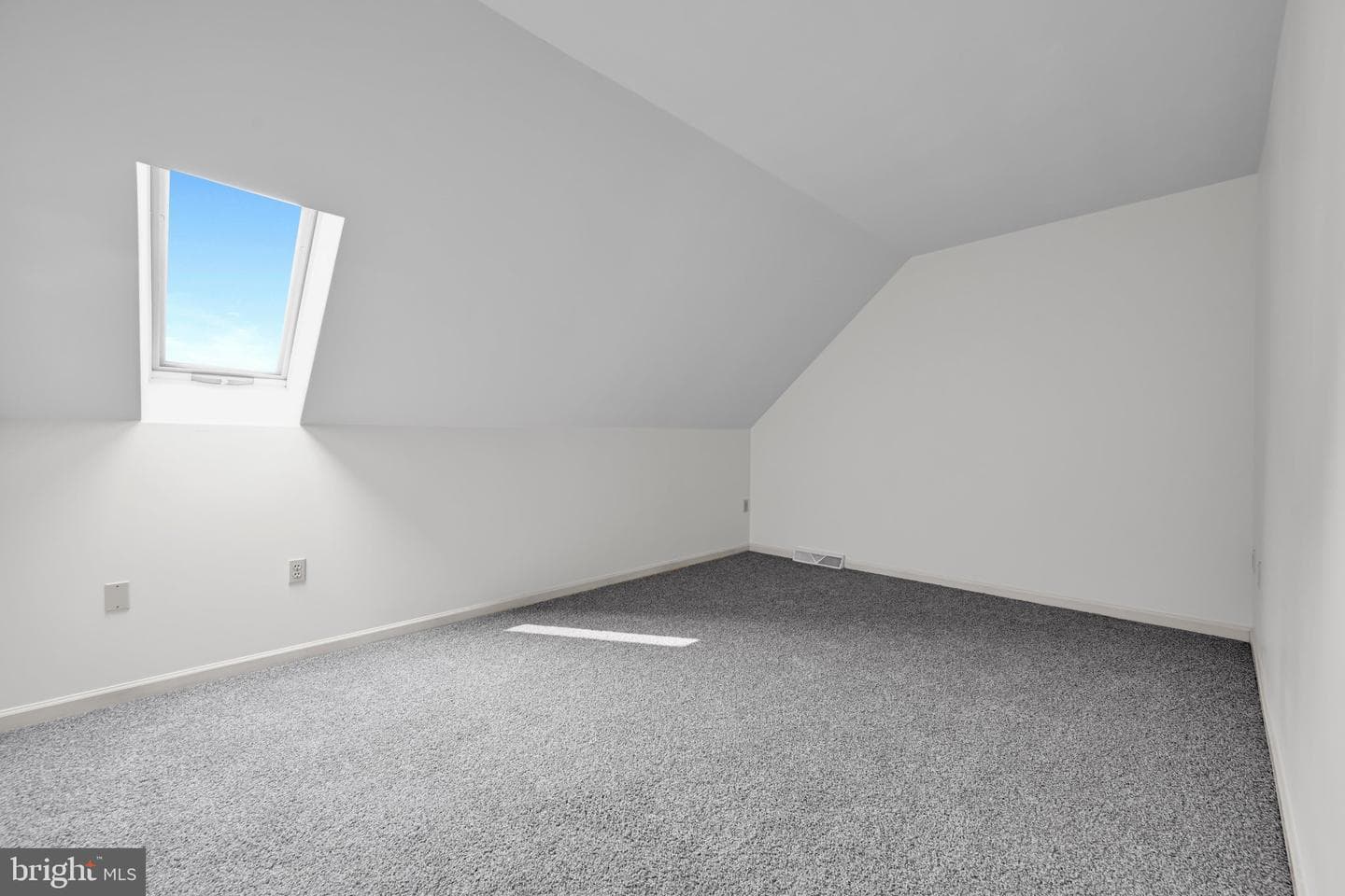 2086 Walnut St photo 19