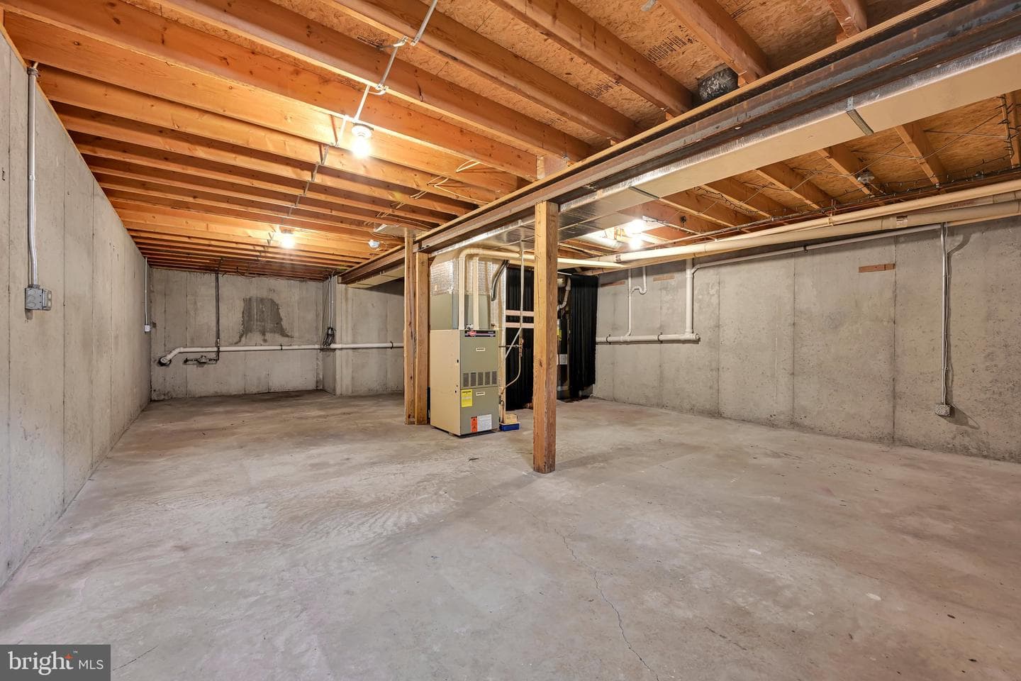 2086 Walnut St photo 22