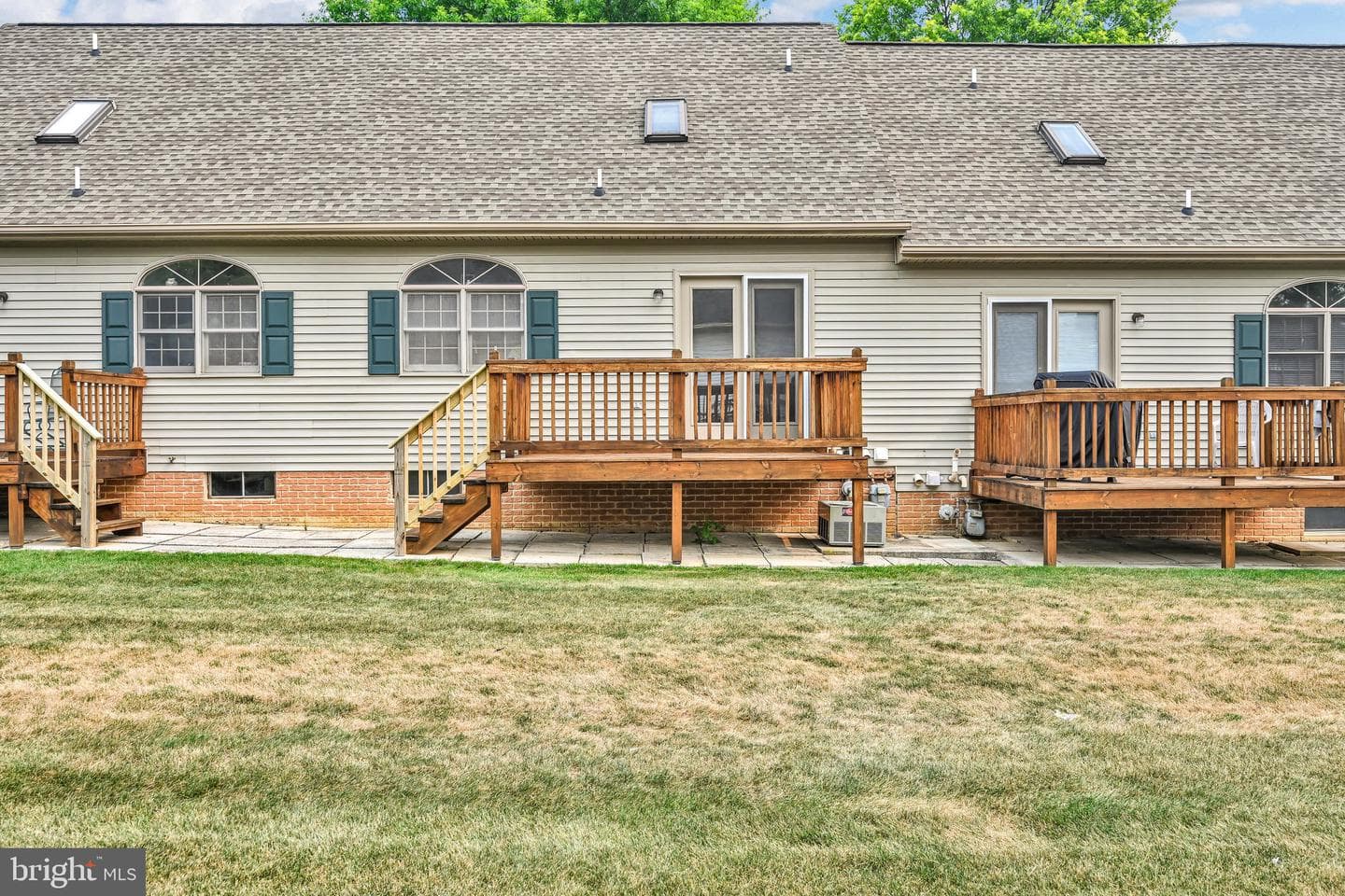 2086 Walnut St photo 24