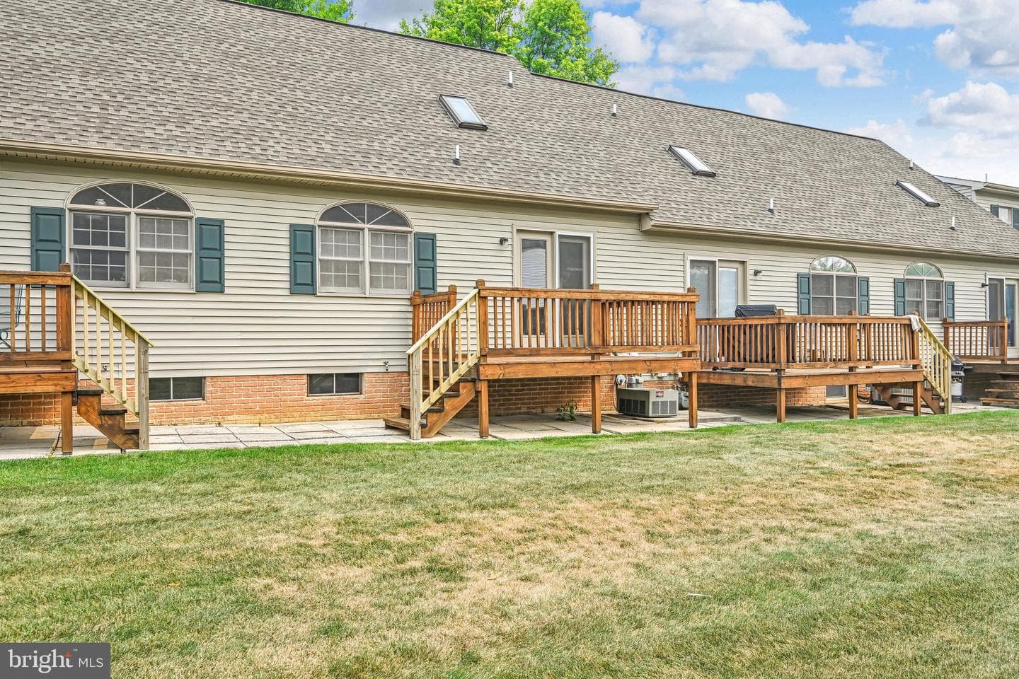 2086 Walnut St photo 26