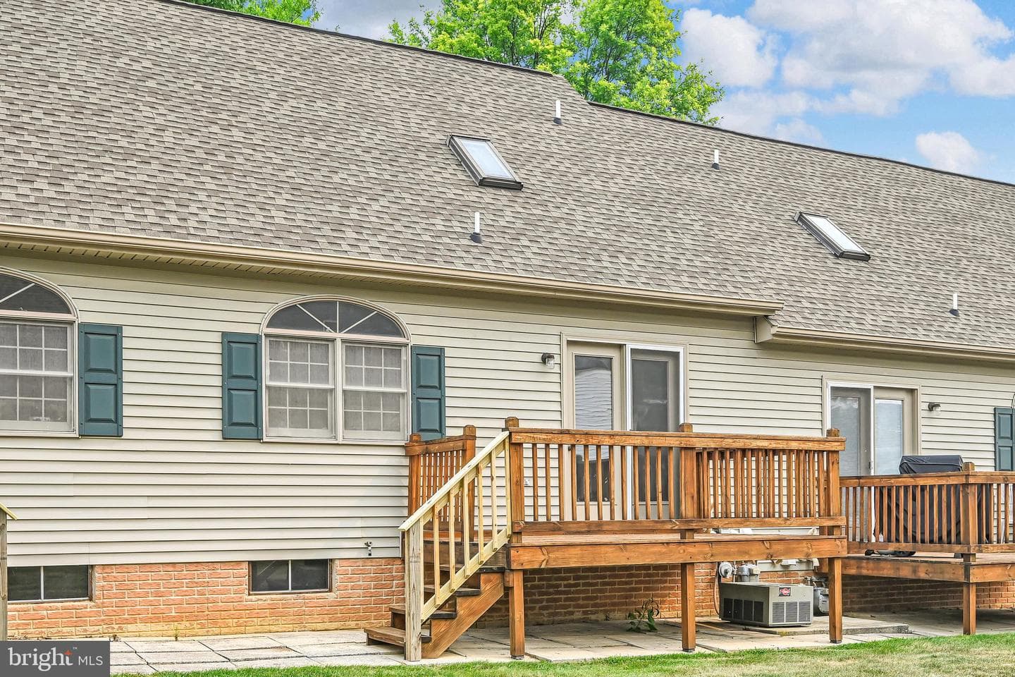 2086 Walnut St photo 27