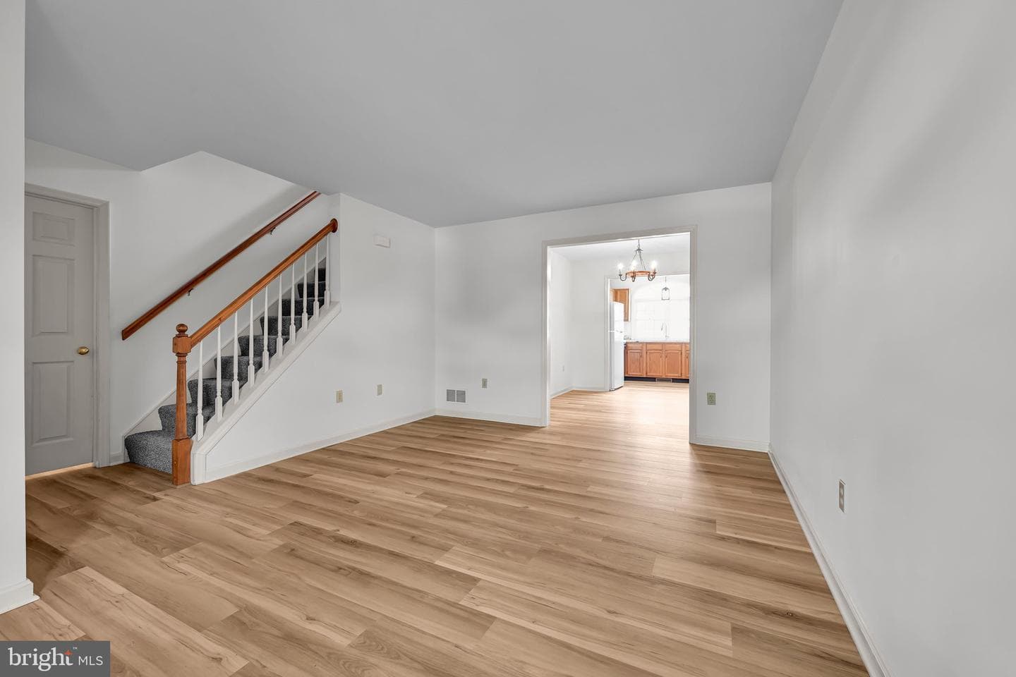 2086 Walnut St photo 4