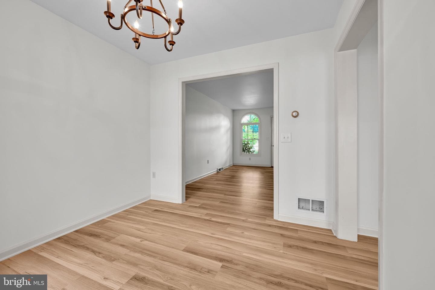 2086 Walnut St photo 6