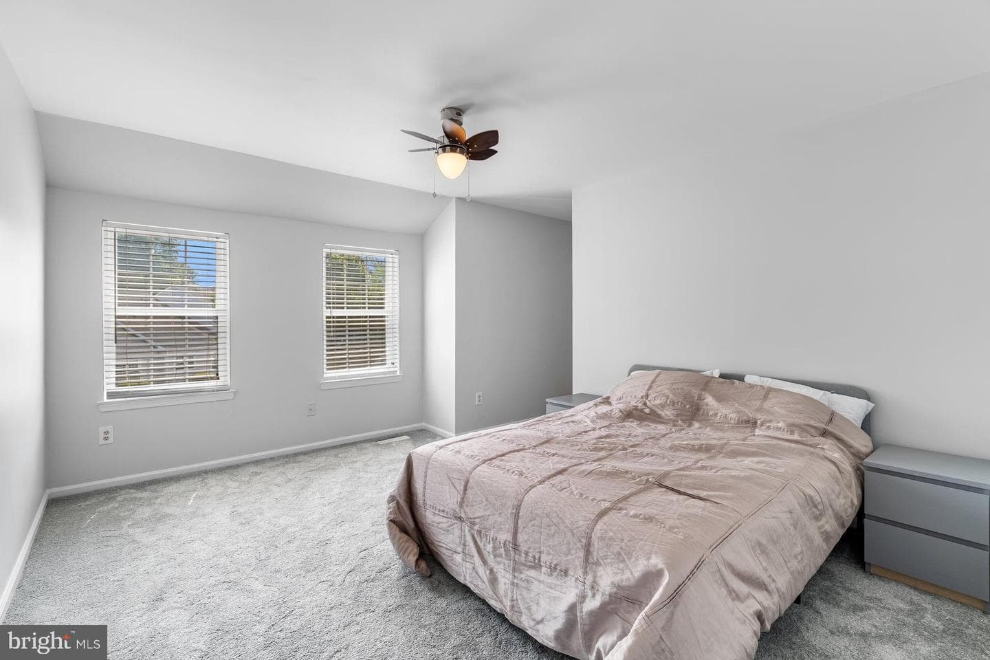 704 Cambridge Ct U-0037 photo 13