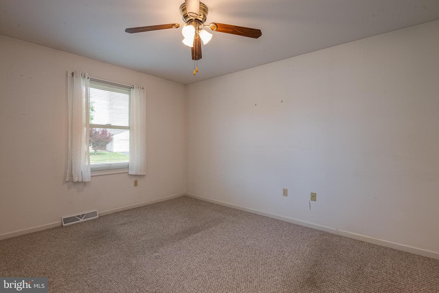 10 Progress Drive photo 9