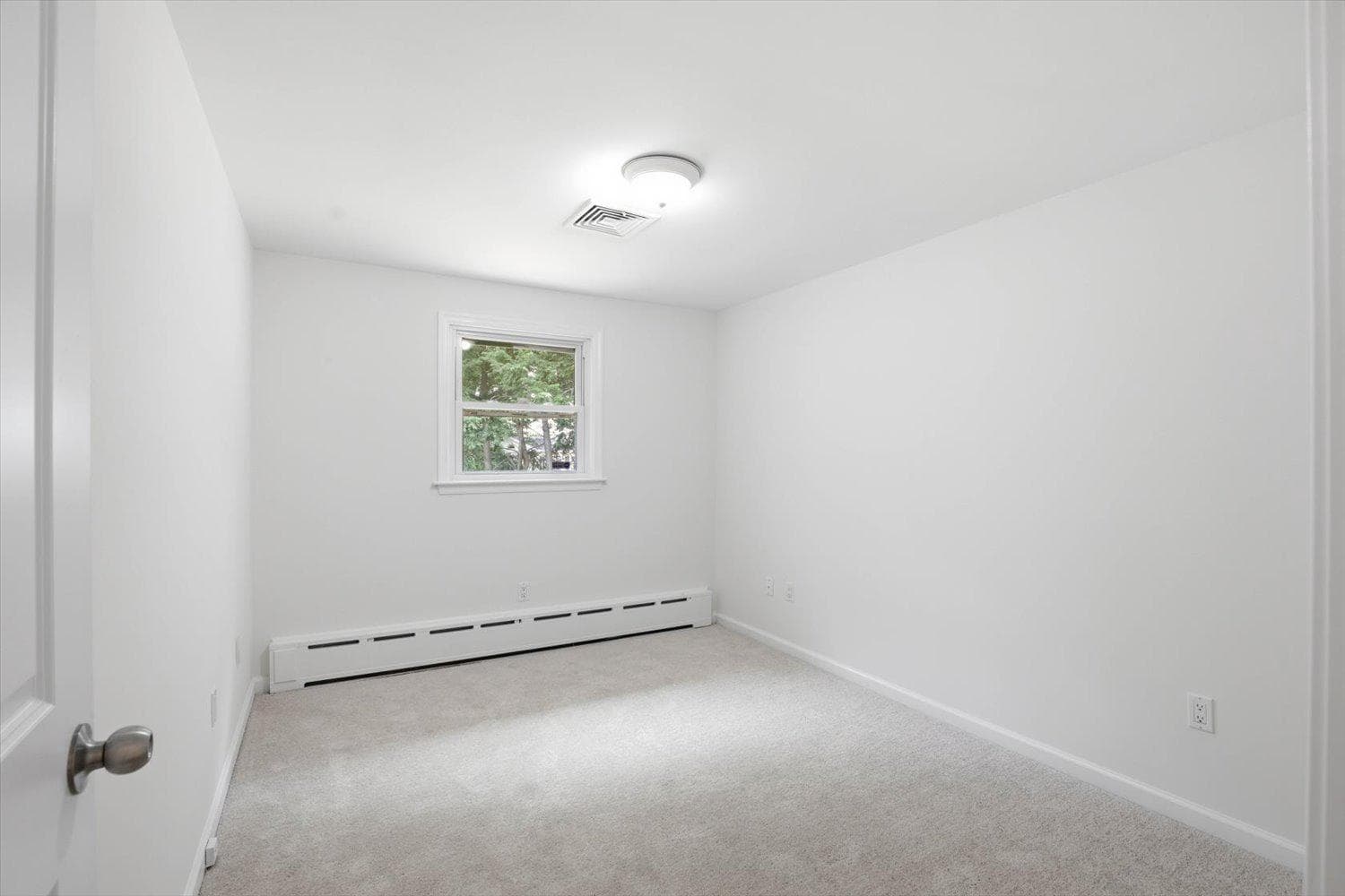 1697 S 5th Avenue photo 23