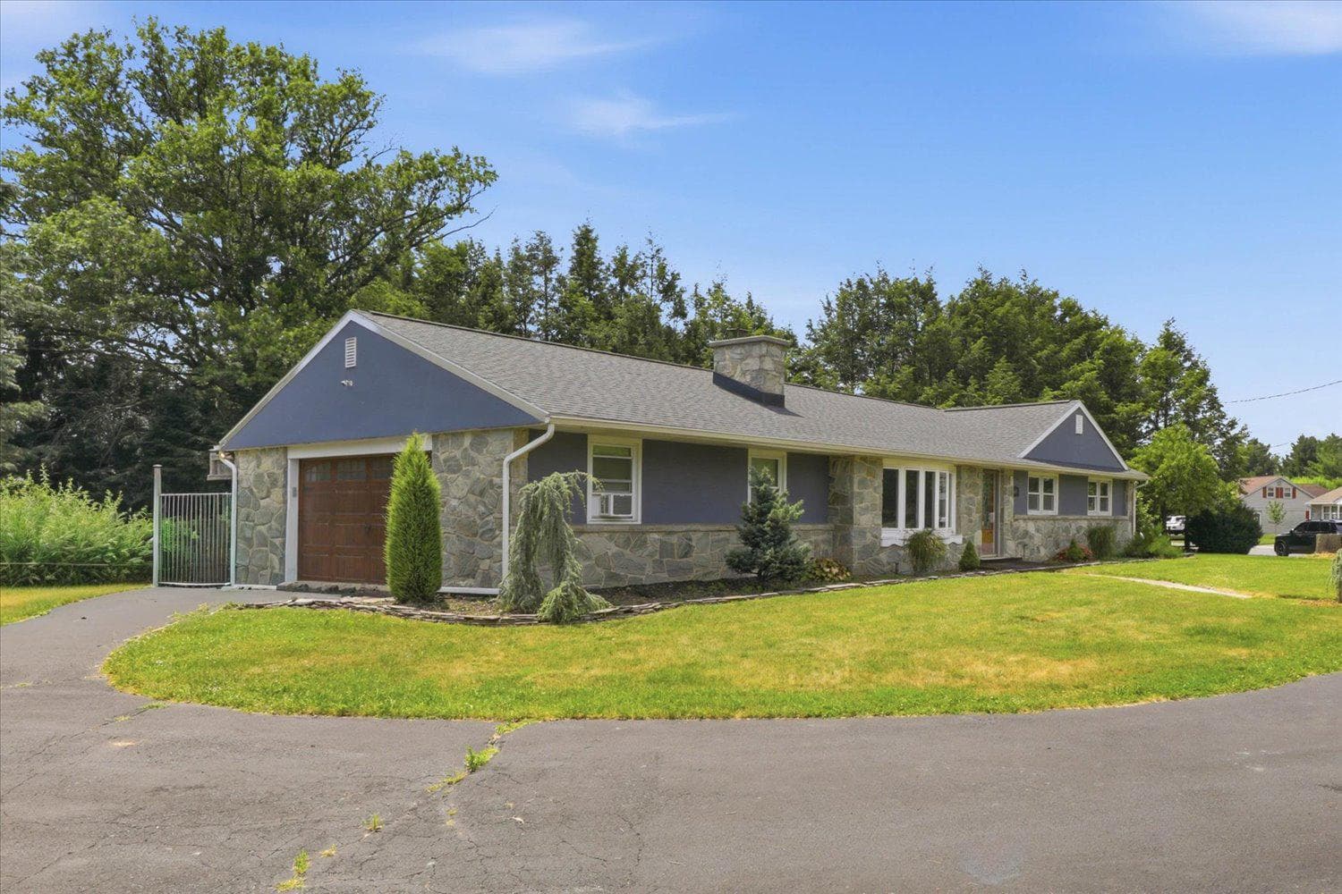 1697 S 5th Avenue photo 3