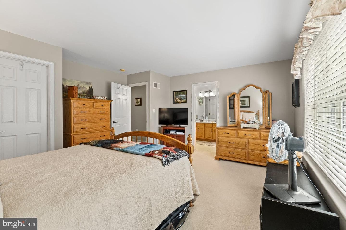1431 E Maple Street photo 15