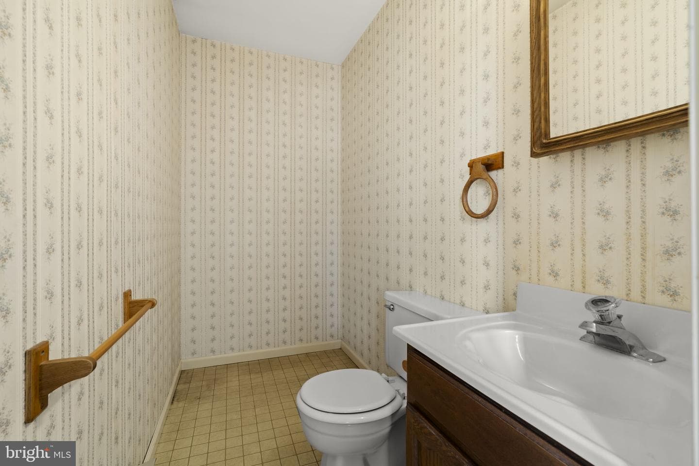 221 W Hamilton Avenue photo 23
