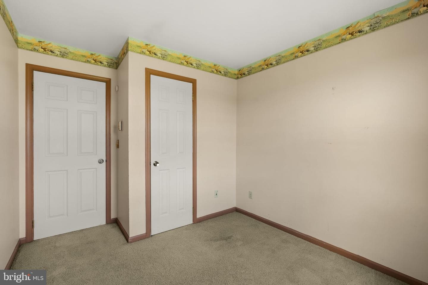 221 W Hamilton Avenue photo 26