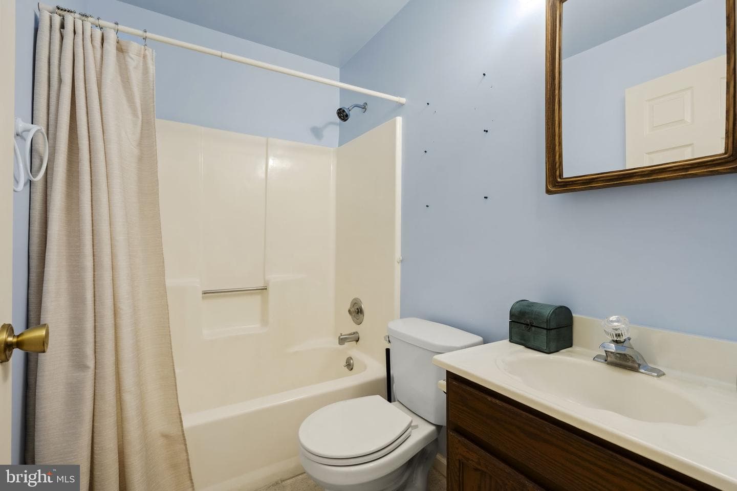 221 W Hamilton Avenue photo 29