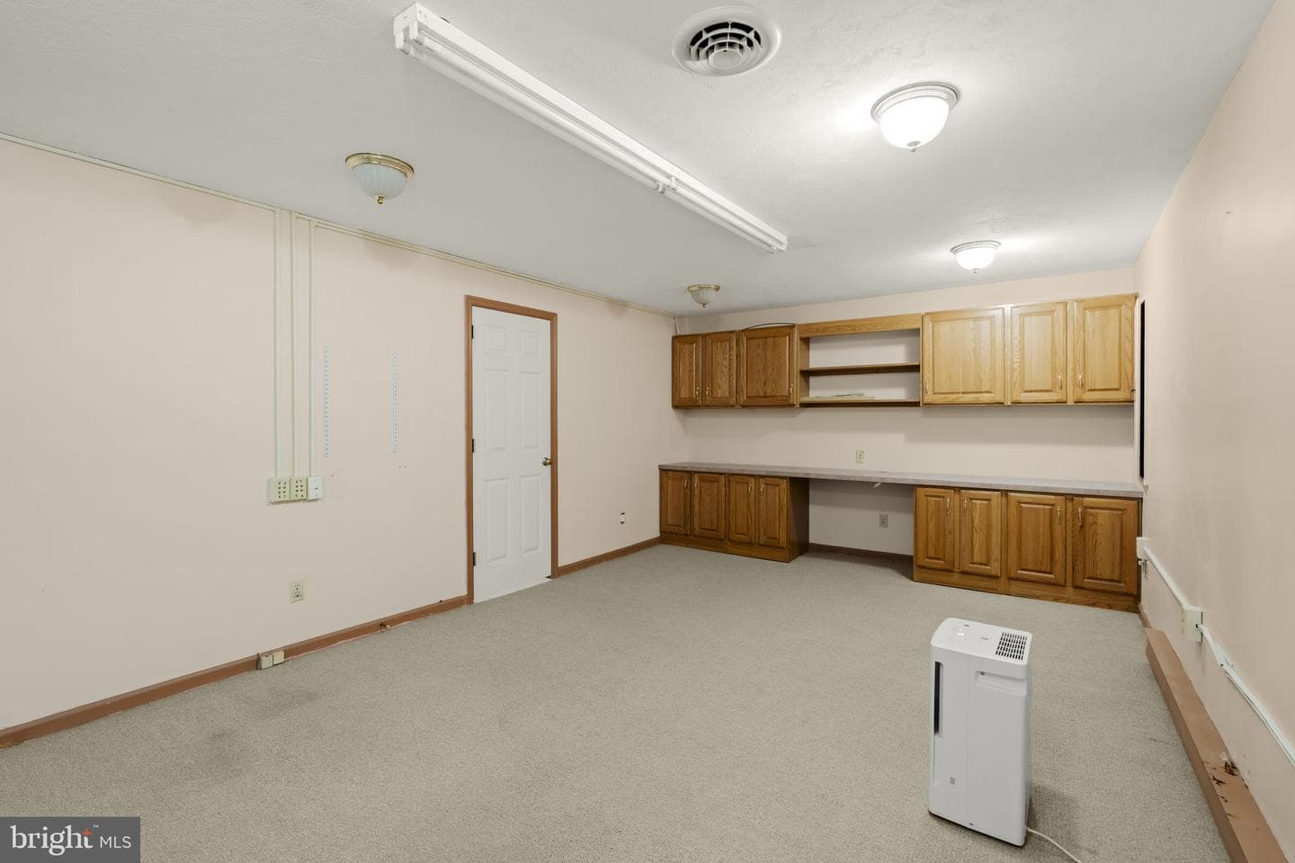 221 W Hamilton Avenue photo 31
