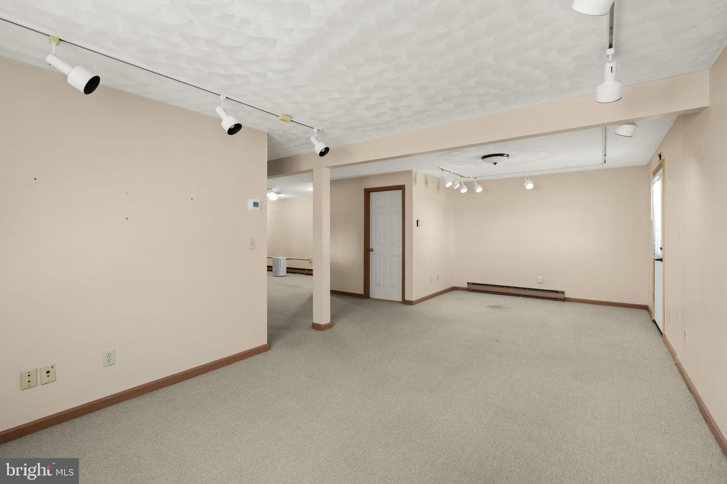 221 W Hamilton Avenue photo 35