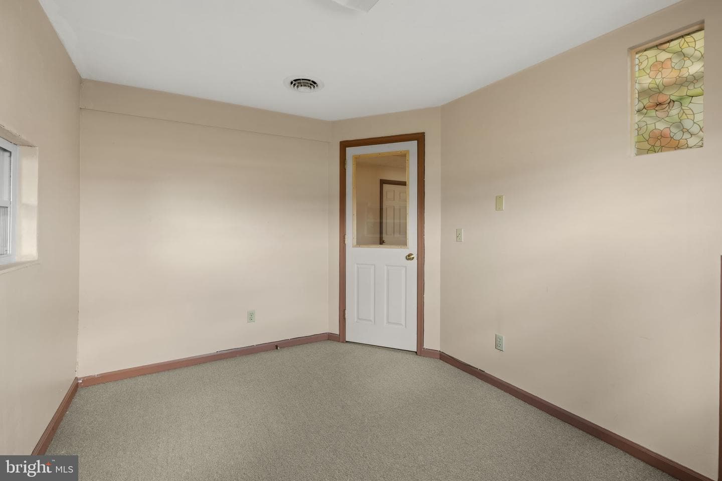 221 W Hamilton Avenue photo 39