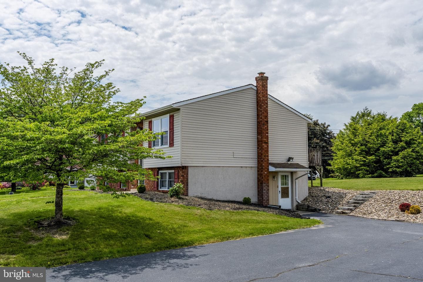 221 W Hamilton Avenue photo 5