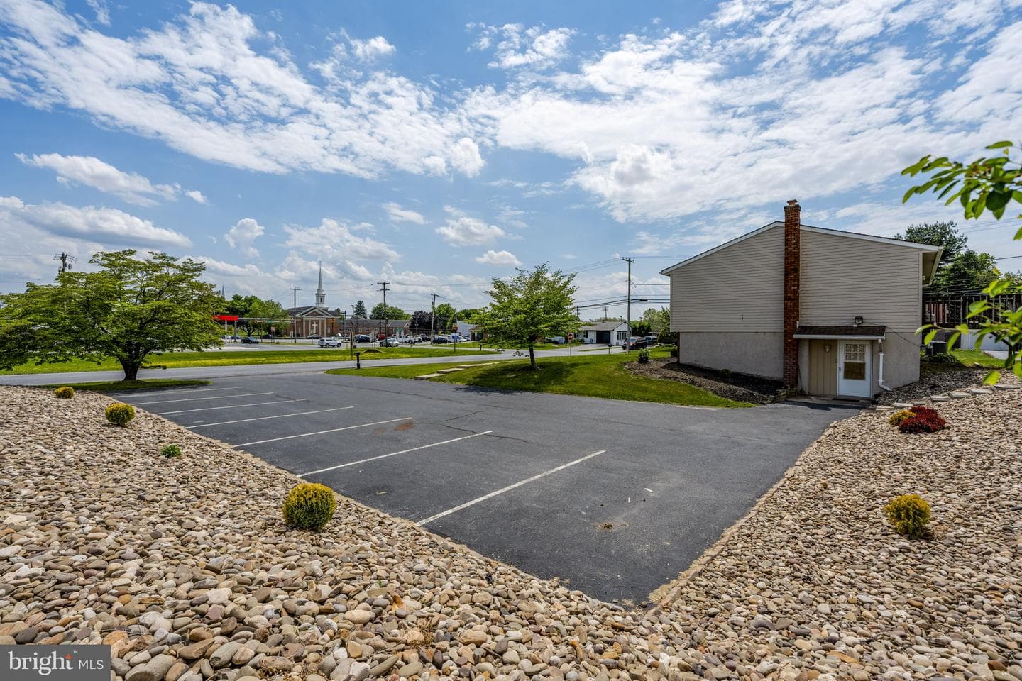 221 W Hamilton Avenue photo 6