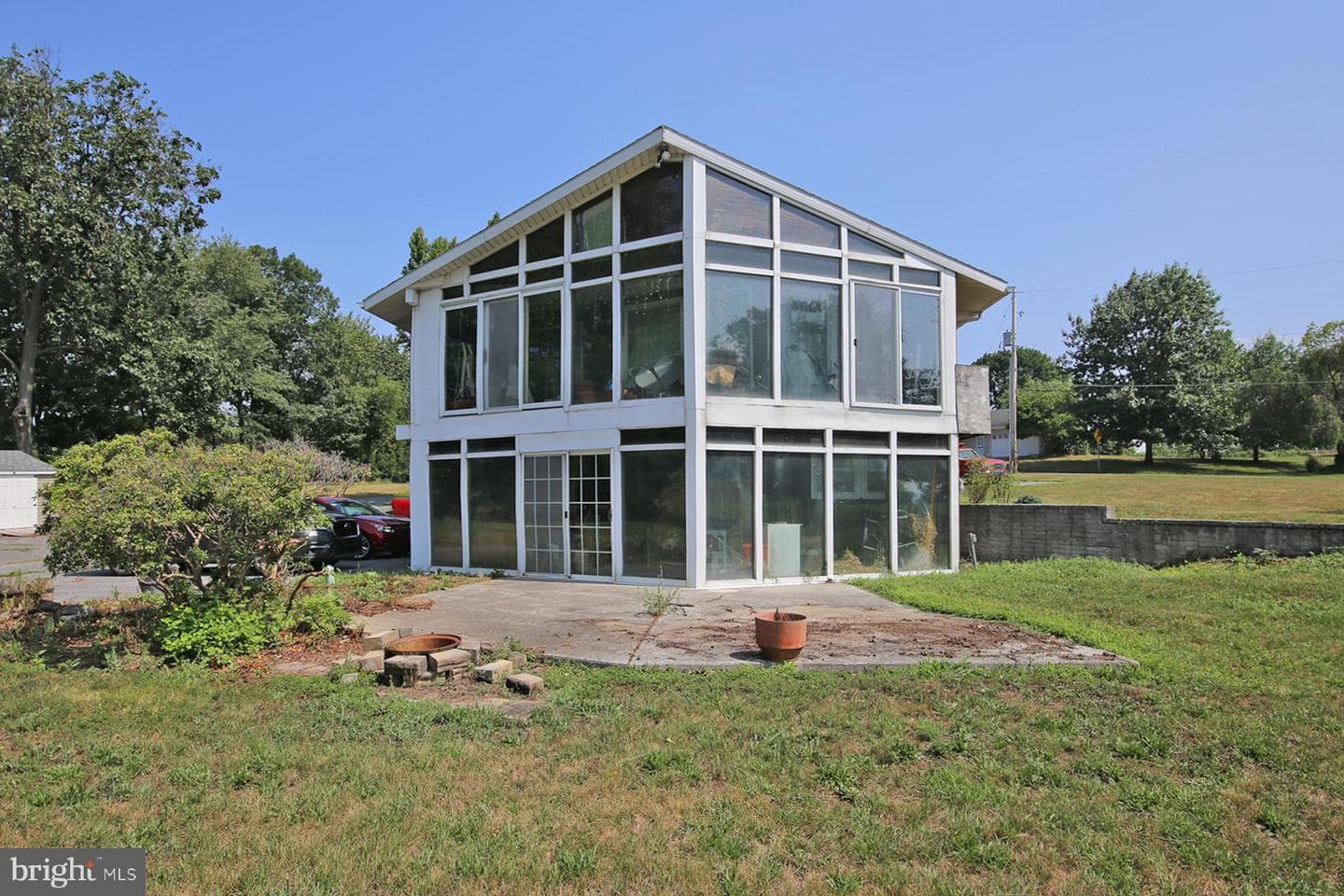 301 Golf Road photo 1
