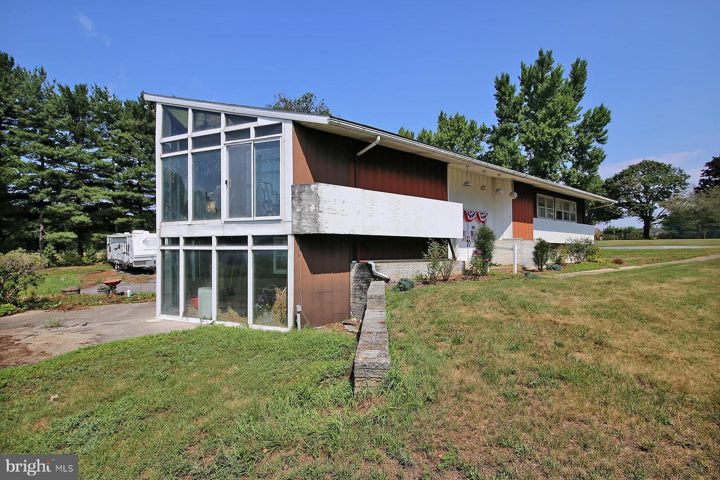 301 Golf Road photo 3