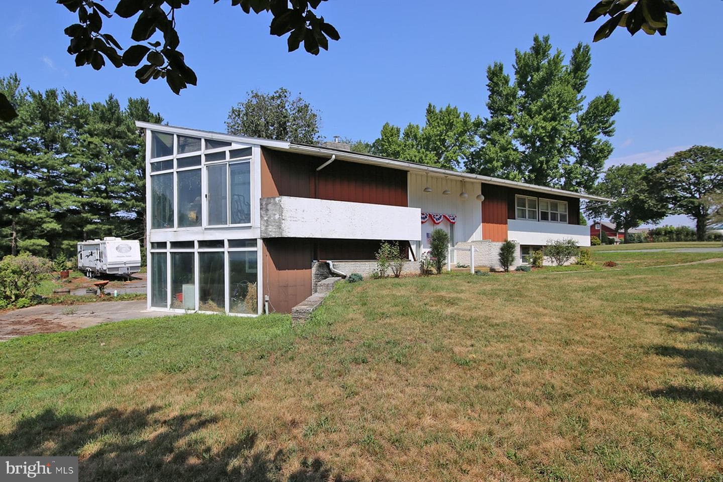 301 Golf Road photo 7