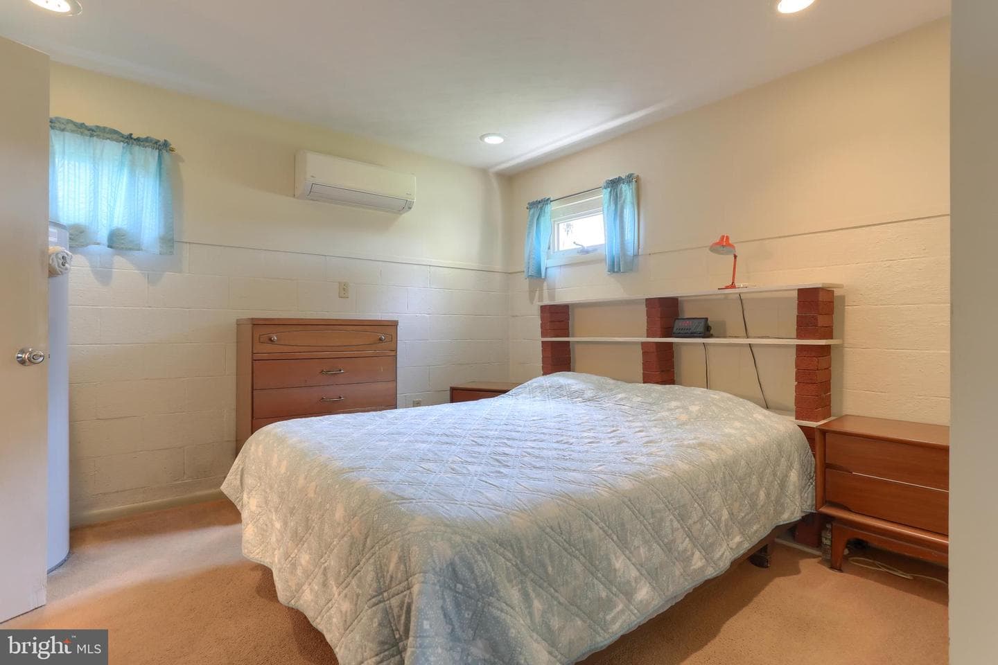 204 Oak Street photo 18