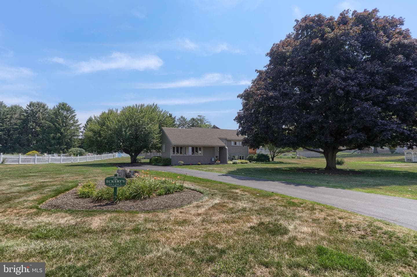 204 Oak Street photo 2