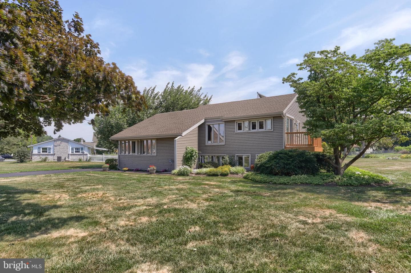 204 Oak Street photo 3