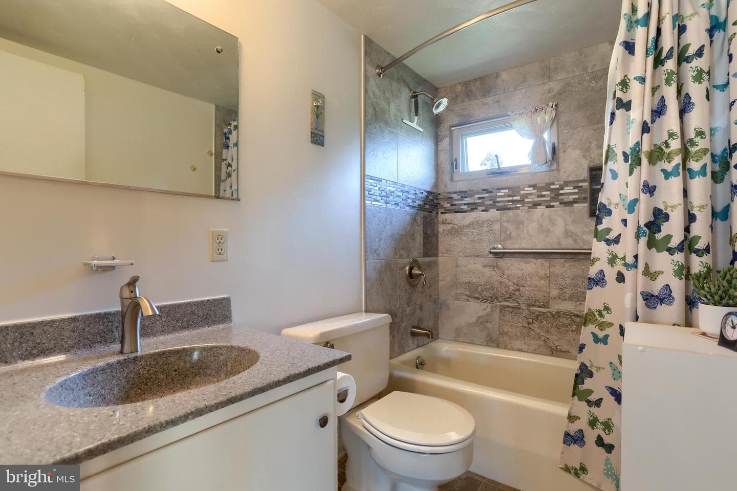 204 Oak Street photo 34