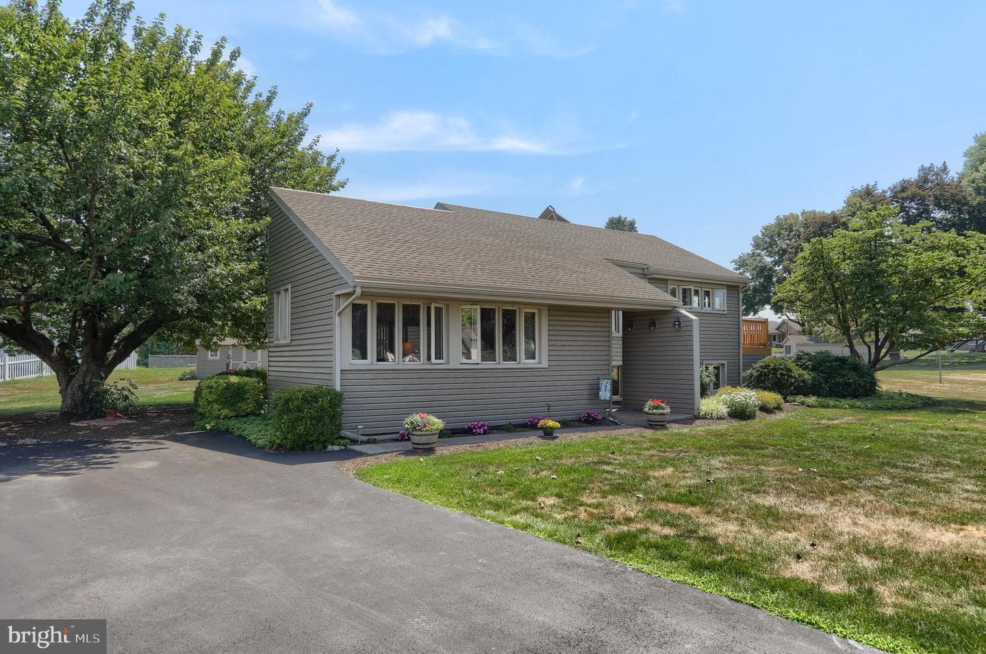 204 Oak Street photo 4