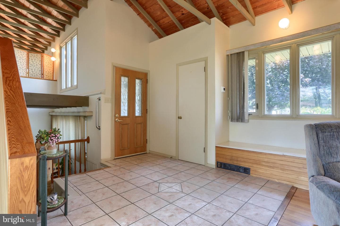 204 Oak Street photo 5