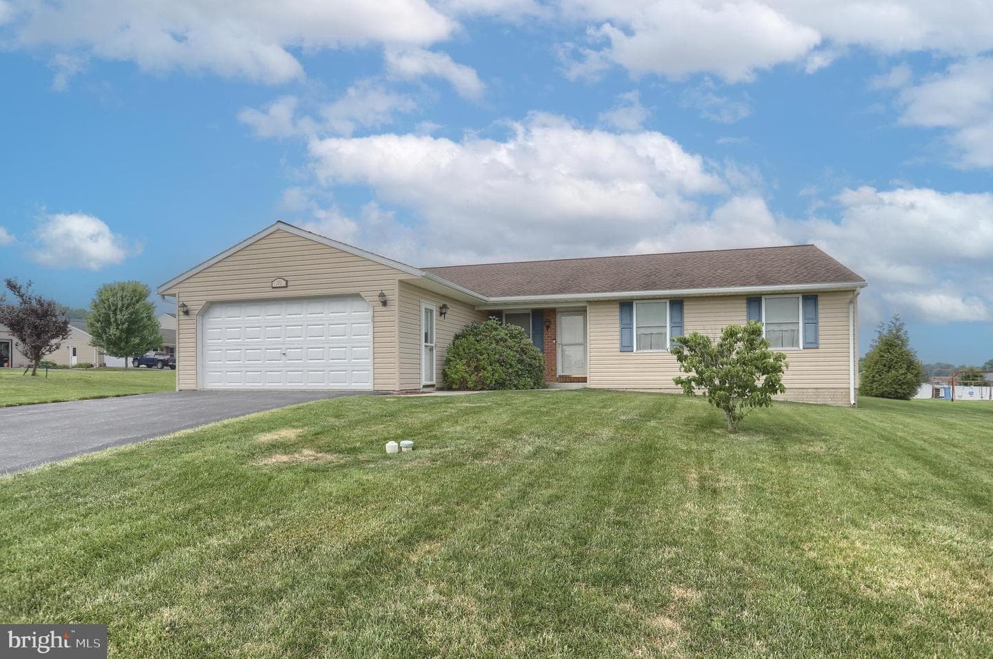 202 Village Dr
