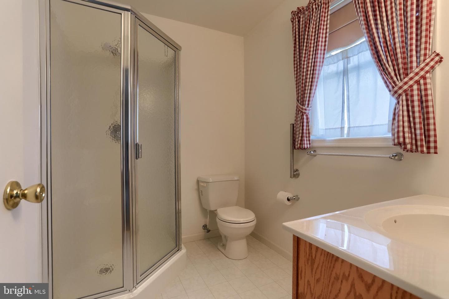 202 Village Dr photo 19
