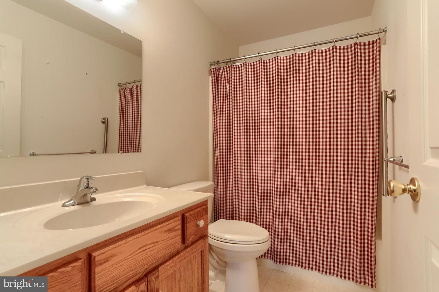 202 Village Dr photo 23