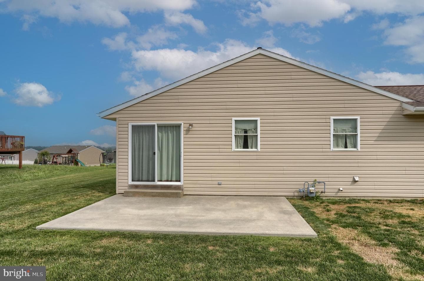 202 Village Dr photo 28