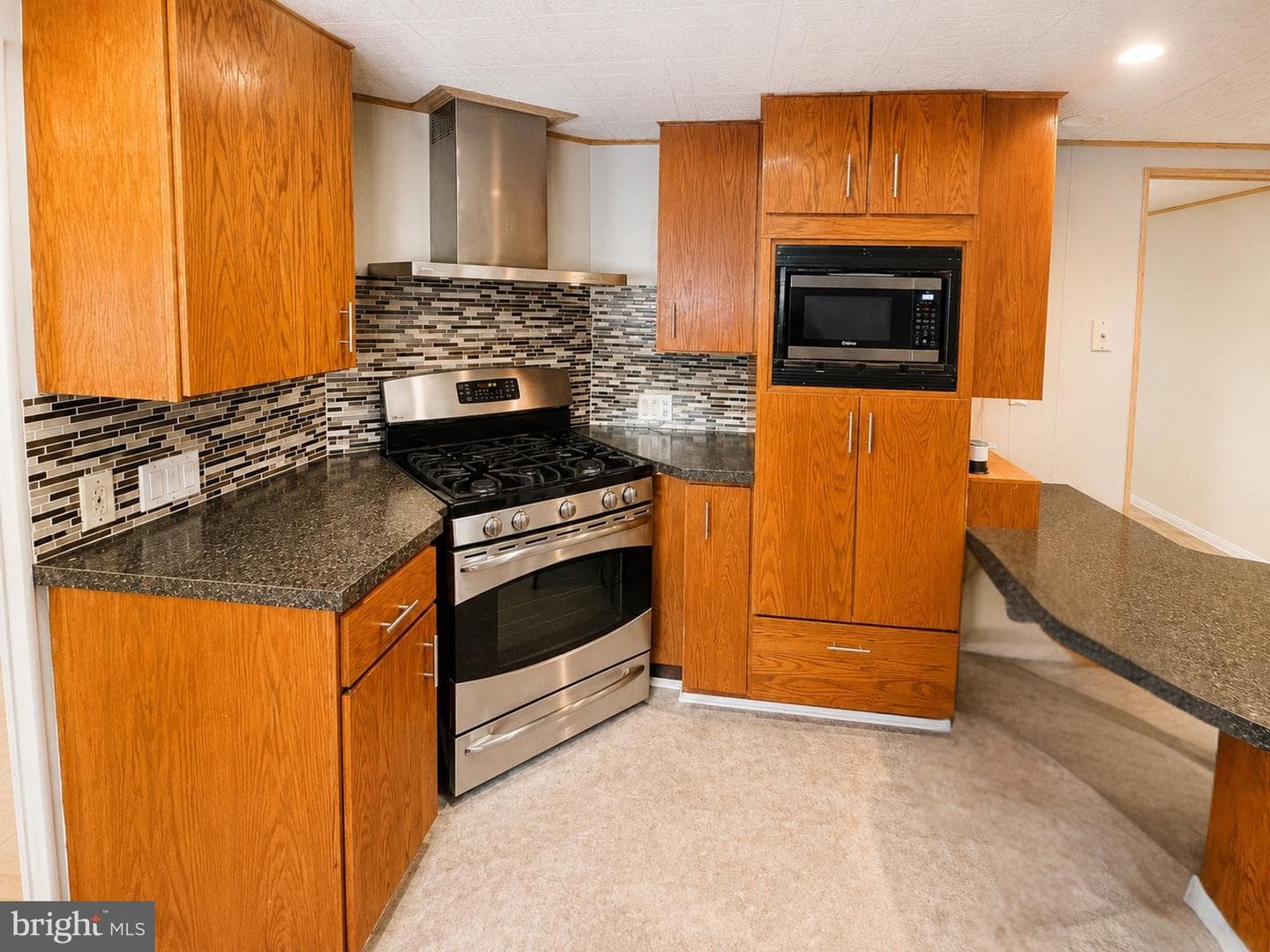 402 Noble Street photo 15
