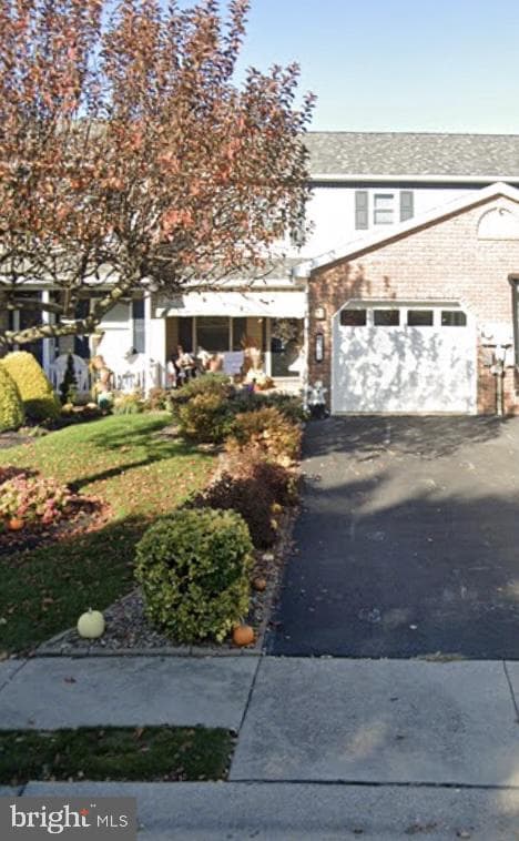 313 Acorn Circle photo 1