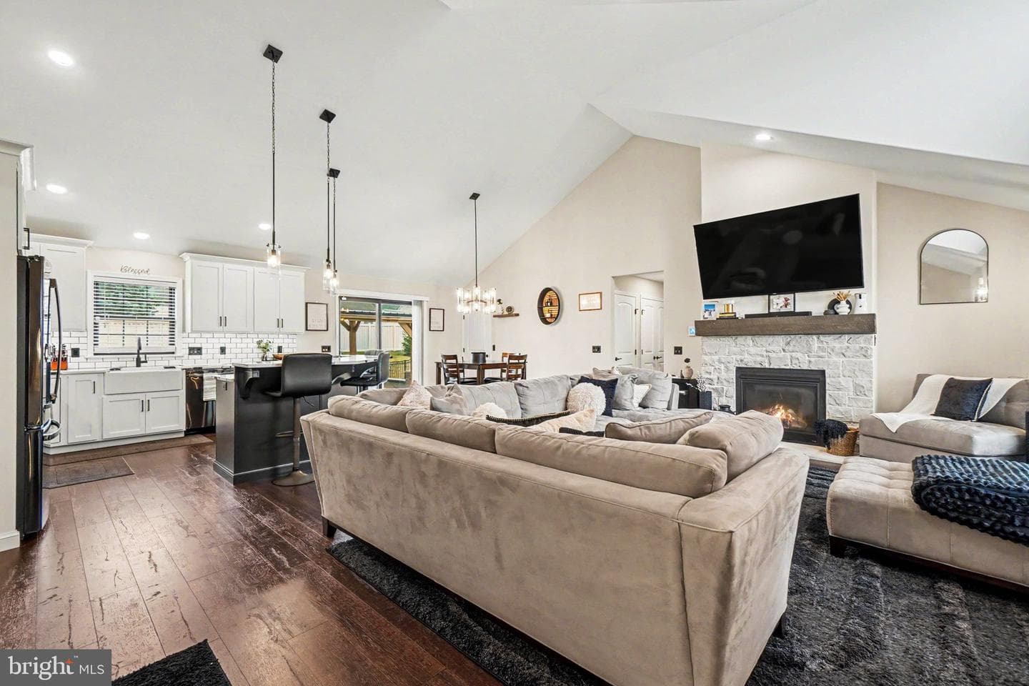 227 Daisy Drive photo 10