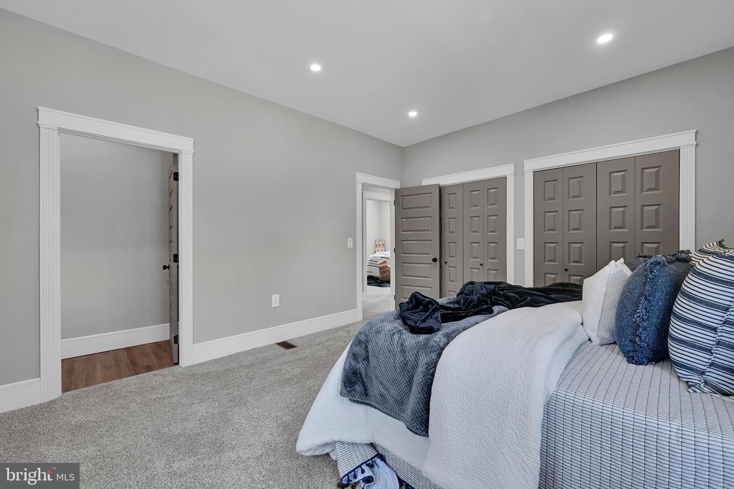 124 N Sheridan Road photo 18