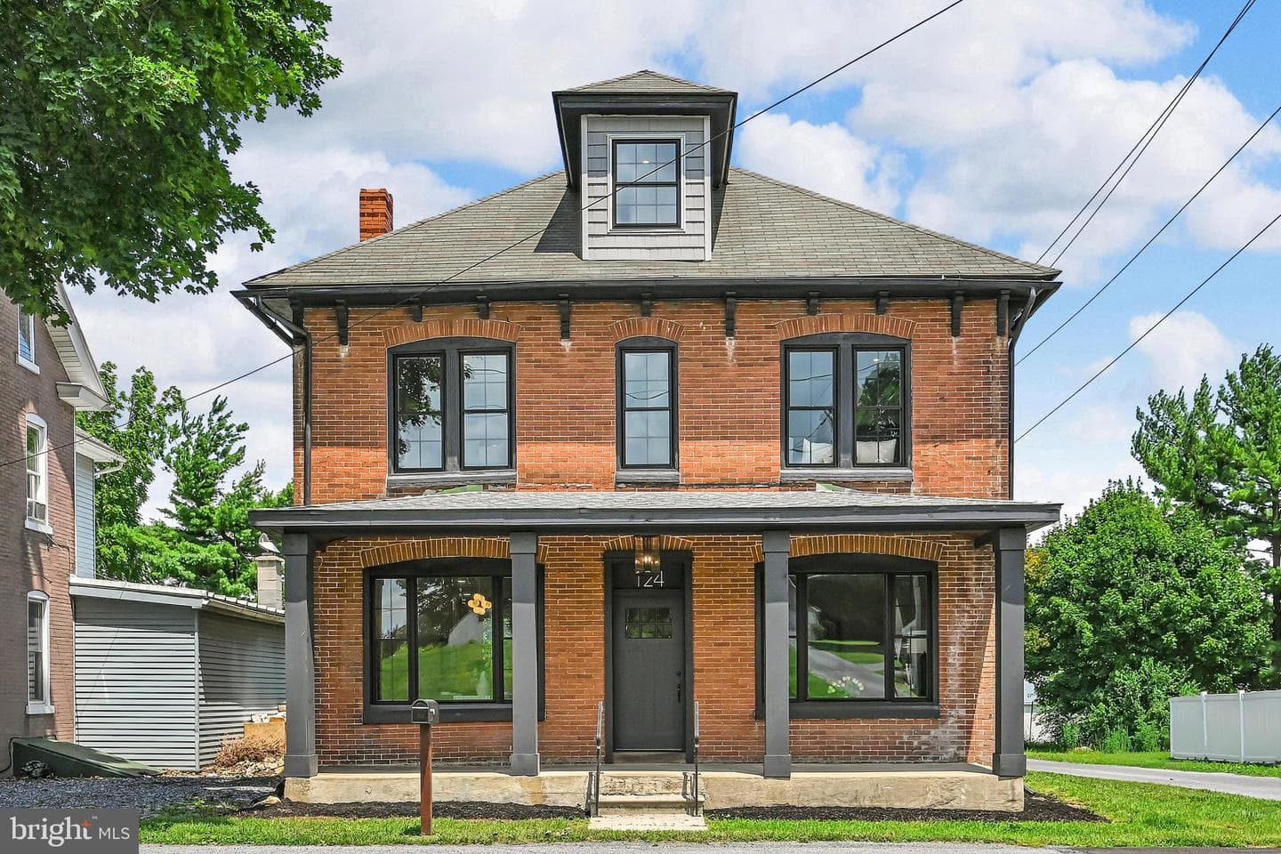 124 N Sheridan Road photo 3