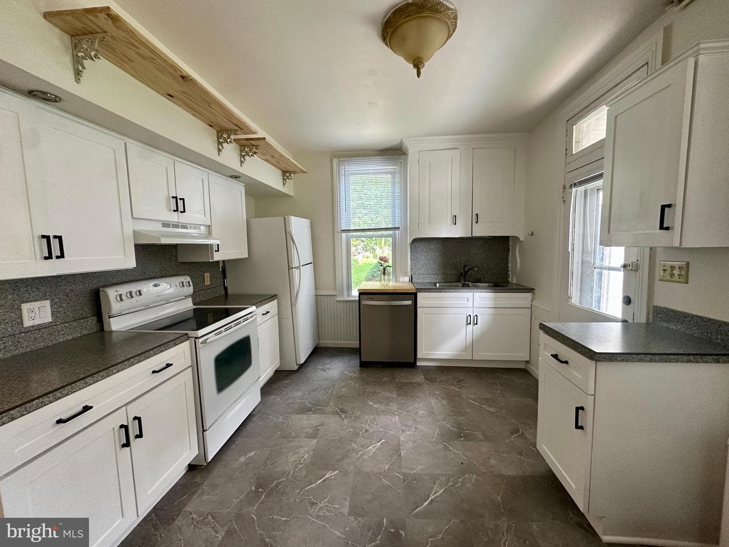 440 N Railroad Street photo 12