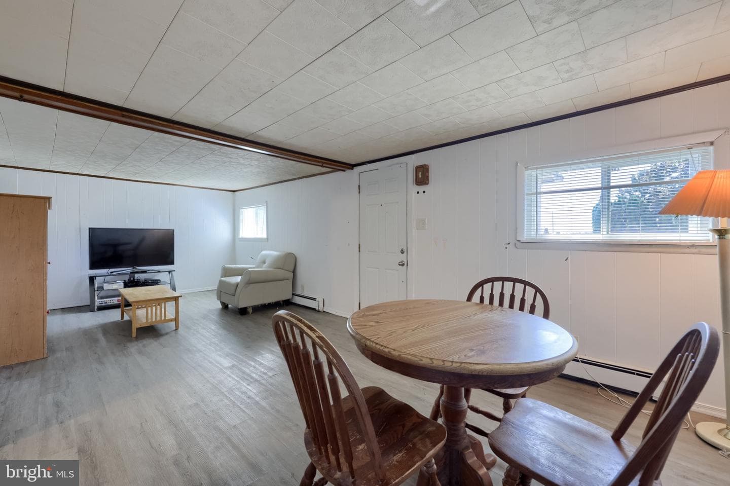 2017 Leslie Avenue photo 19