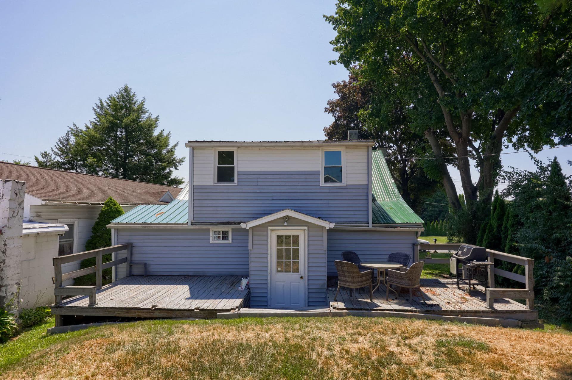 2017 Leslie Avenue photo 8