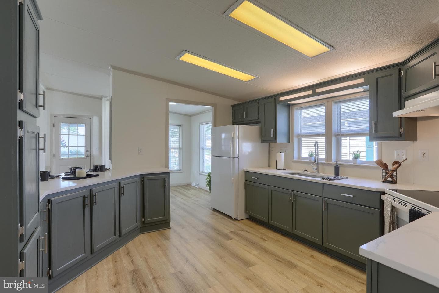 154 W Spruce Street photo 12