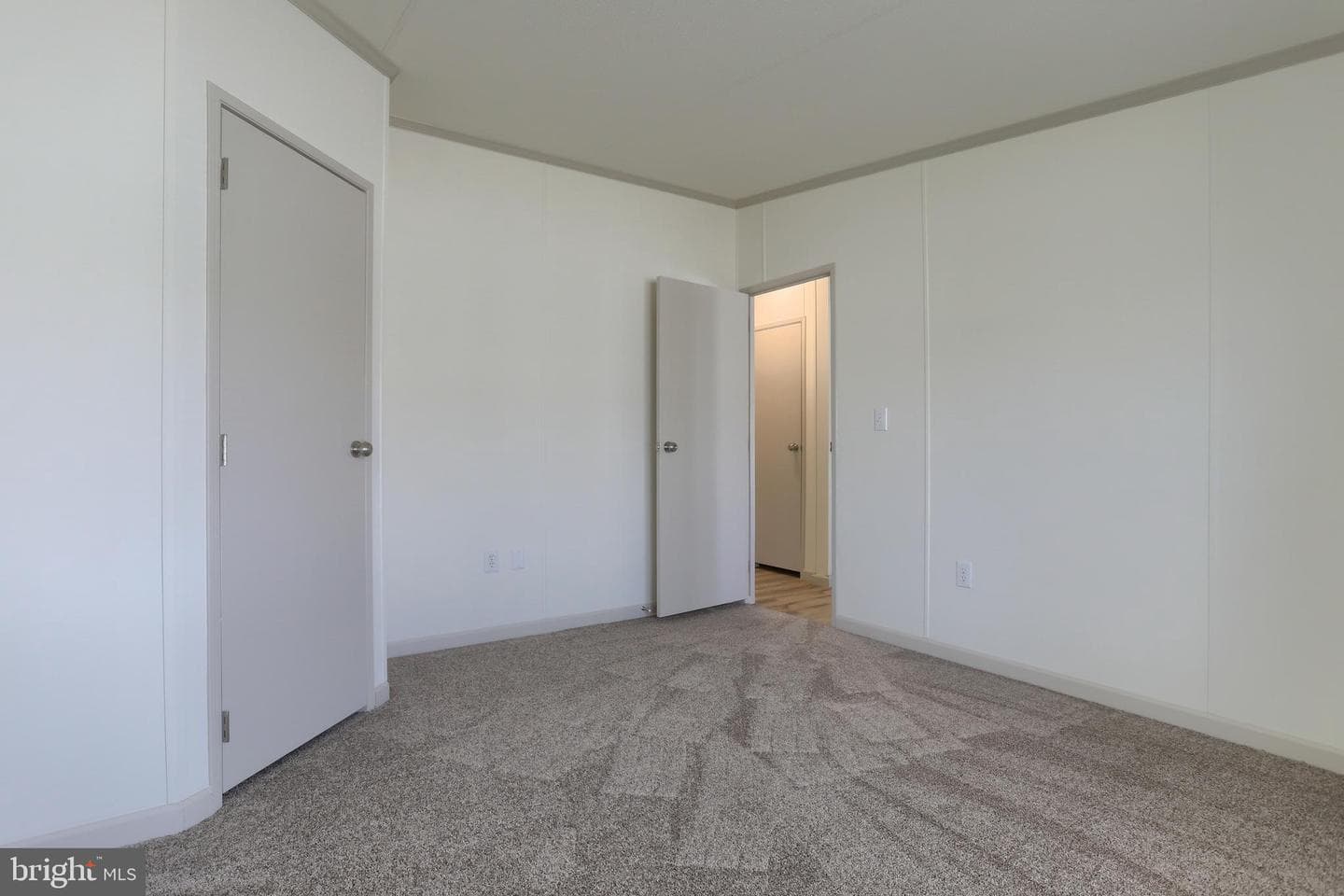 154 W Spruce Street photo 25