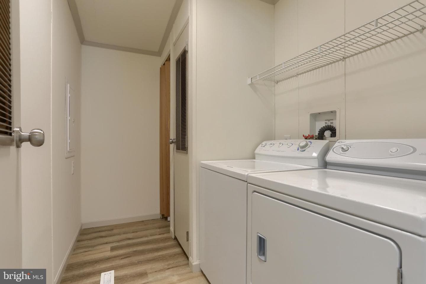 154 W Spruce Street photo 28