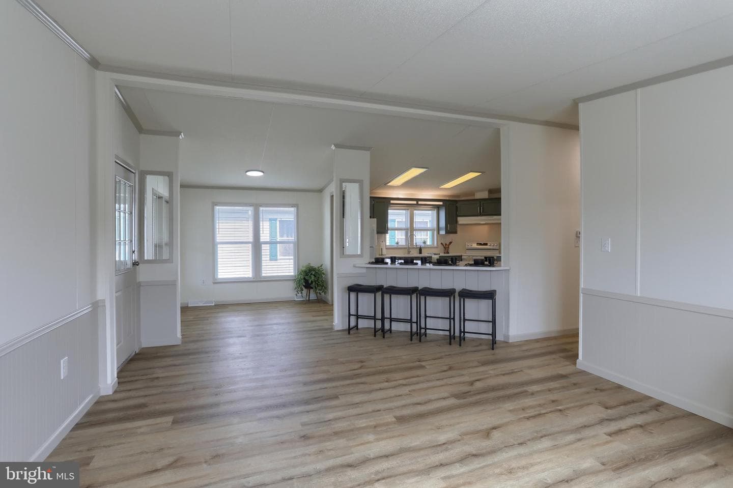 154 W Spruce Street photo 7