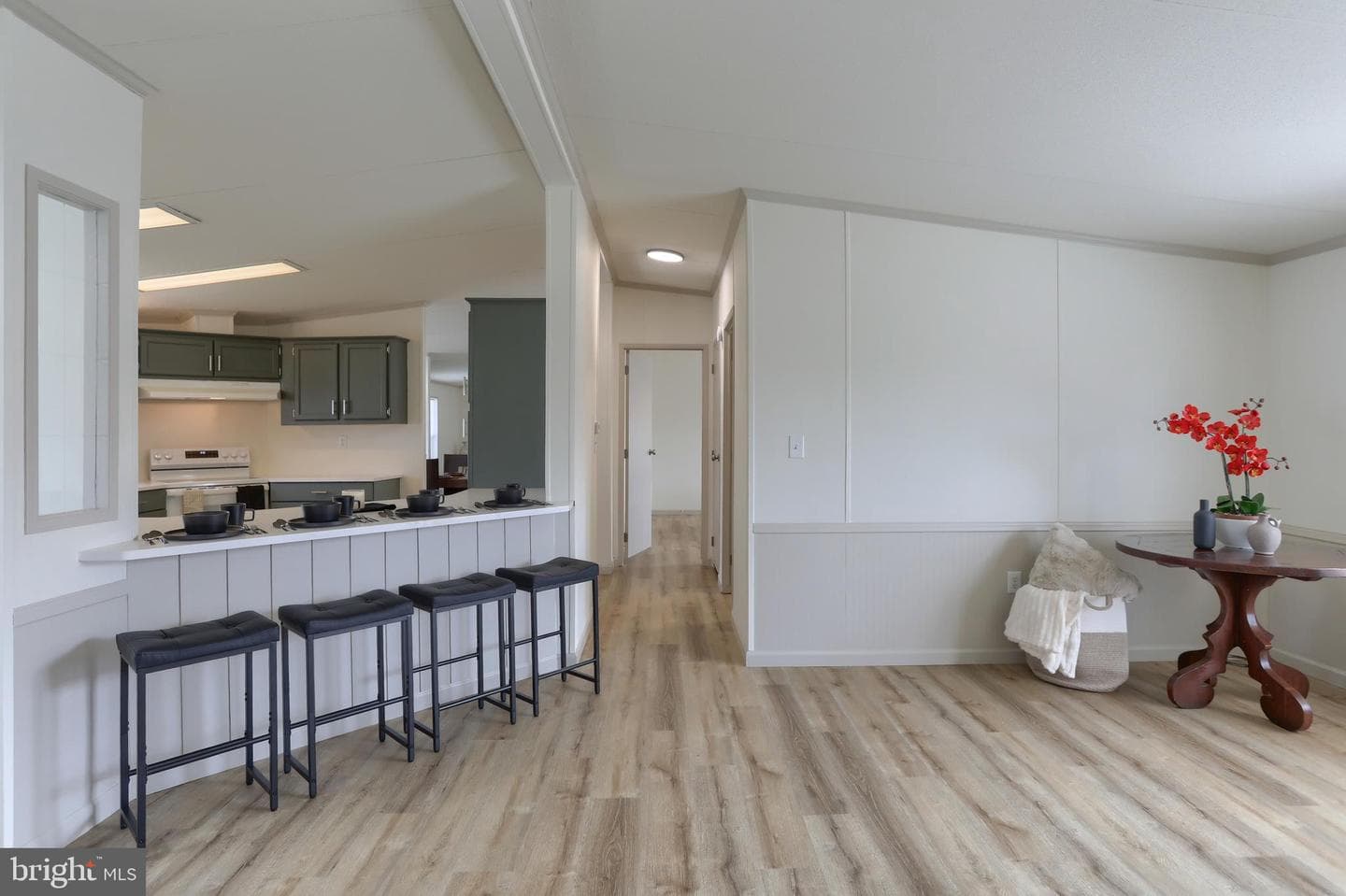 154 W Spruce Street photo 8