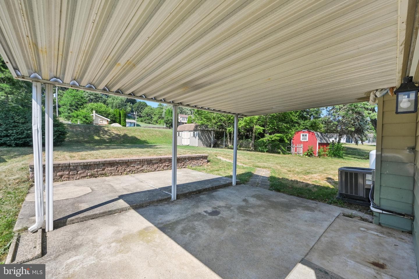 2419 Guilford Street photo 24