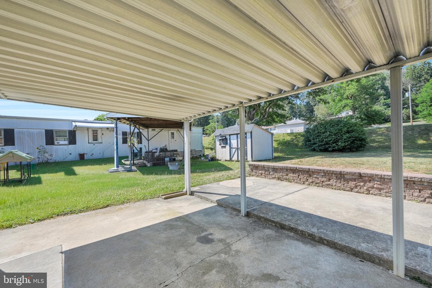 2419 Guilford Street photo 26