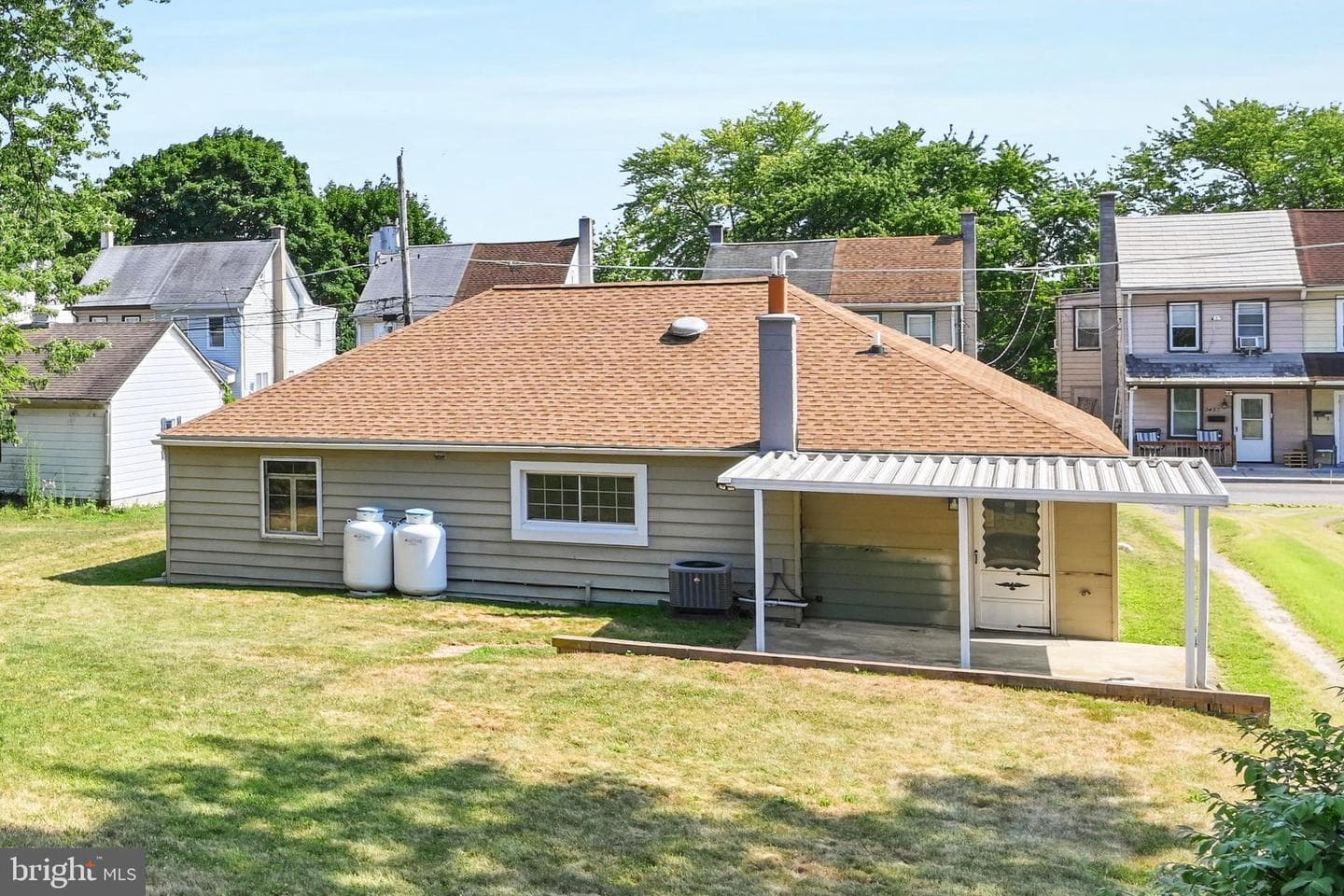 2419 Guilford Street photo 28