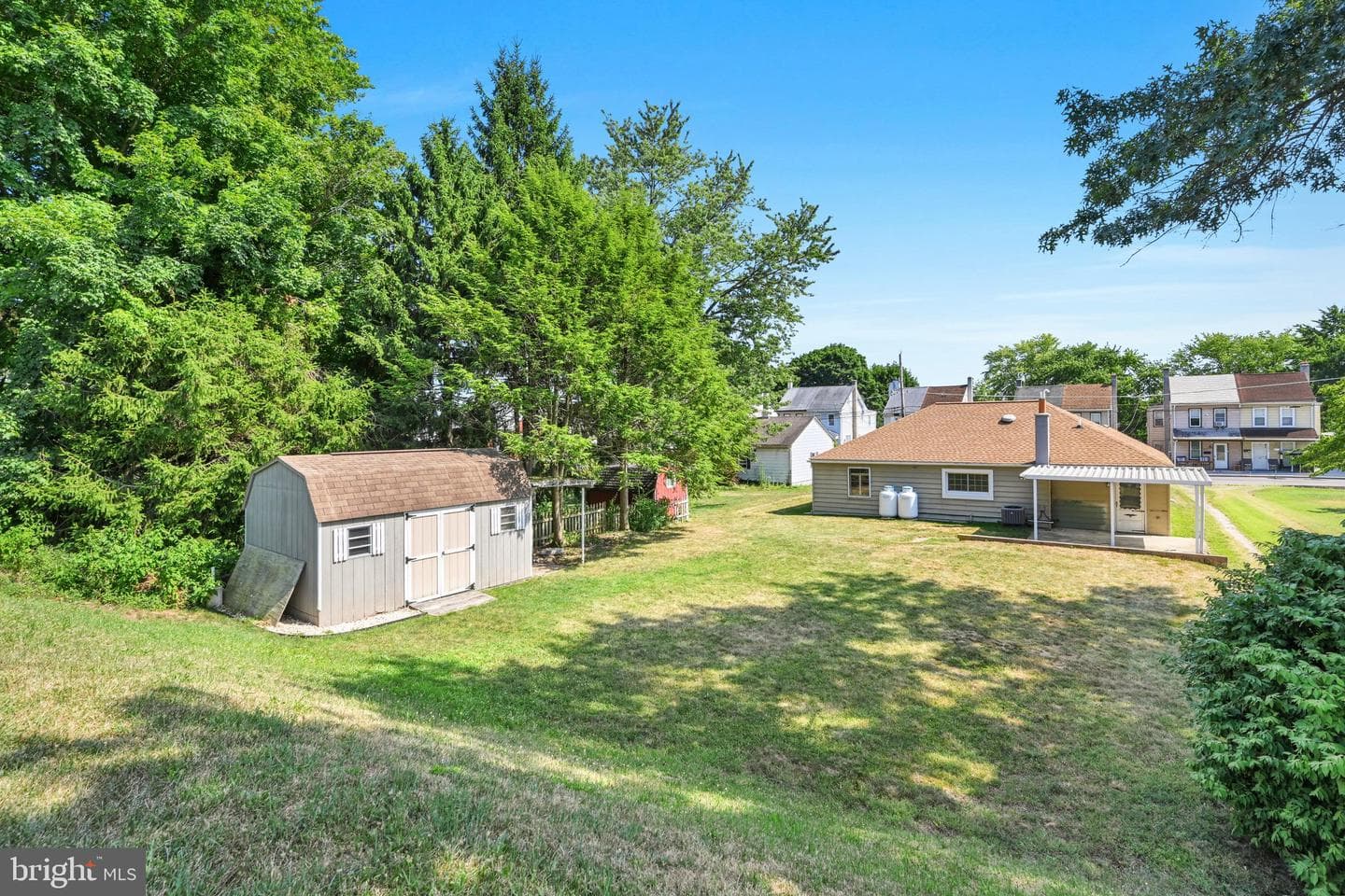 2419 Guilford Street photo 30